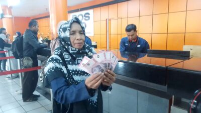 Gibran Tinjau Penyaluran BSU, Wamenaker: Pastikan Tak Ada Potongan