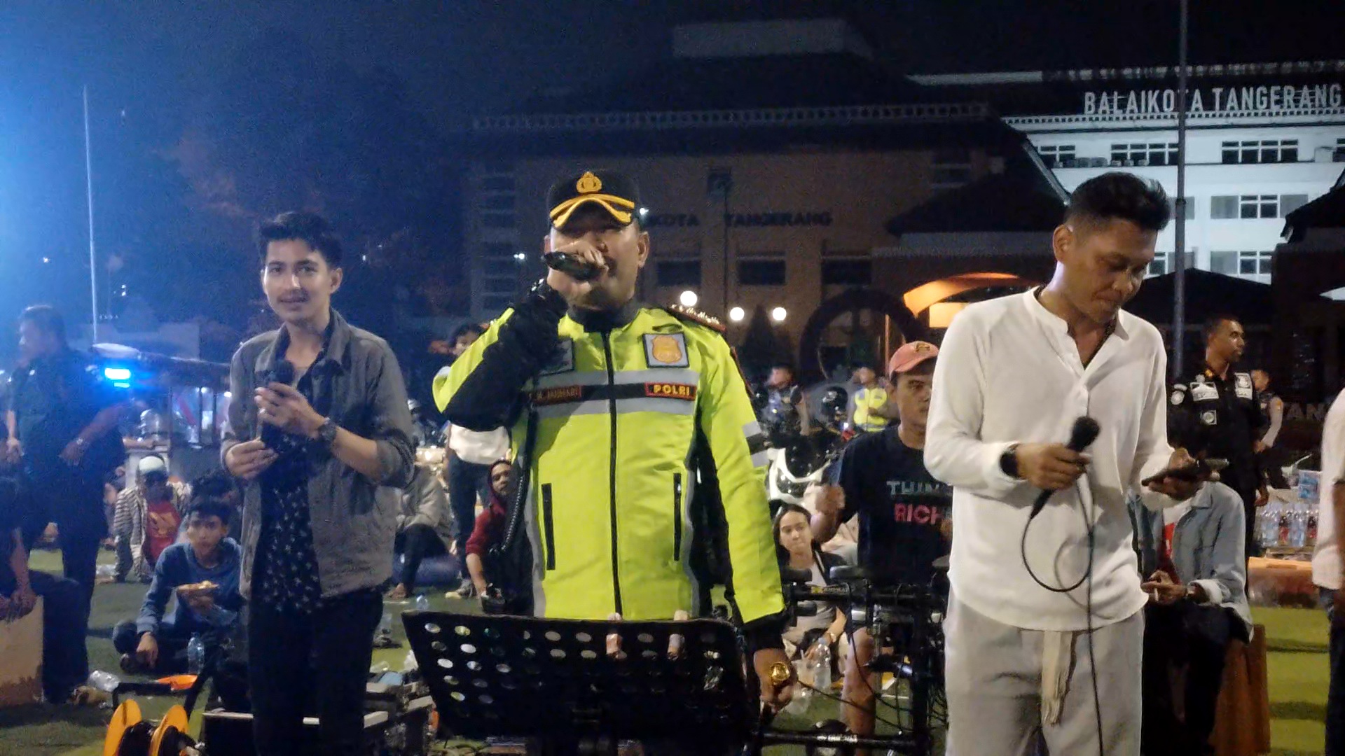 Gelar Cipkon, Kapolres Metro Tangerang Kota Nyayi Bareng Masyarakat di Taman Elektrik