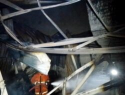 Toko Beras di Pintu Air Kinjin Kota Tangerang Ludes Terbakar