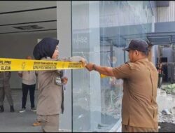 Bangunan Tak Berizin, Showroom di Ciputat Disegel Satpol PP Tangsel