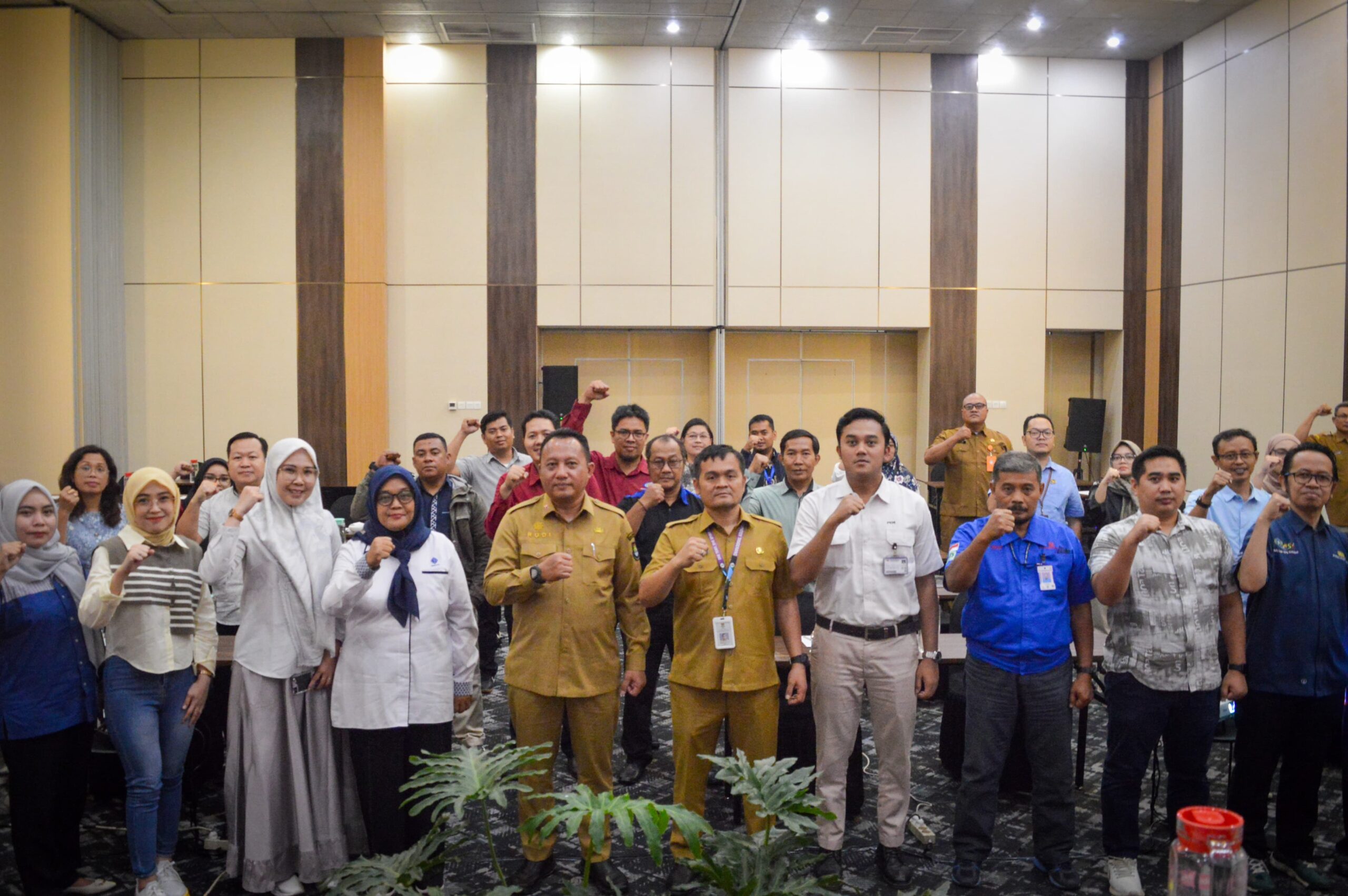 Disnaker Kabupaten Tangerang gelar bimtek PP dan PKB untuk dorong tertib administrasi ketenagakerjaan dan hubungan kerja yang adil.