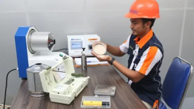 Perum BULOG terus memperkuat sistem pengawasan dan perawatan terhadap beras di seluruh gudang penyimpanan sebagai bagian dari komitmen menjaga kualitas Cadangan Beras Pemerintah (CBP)