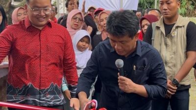 Abraham Garuda Laksono luncurkan mobil perpustakaan keliling lewat program Sahabat Sehat Pintar untuk dorong kesehatan dan literasi warga.