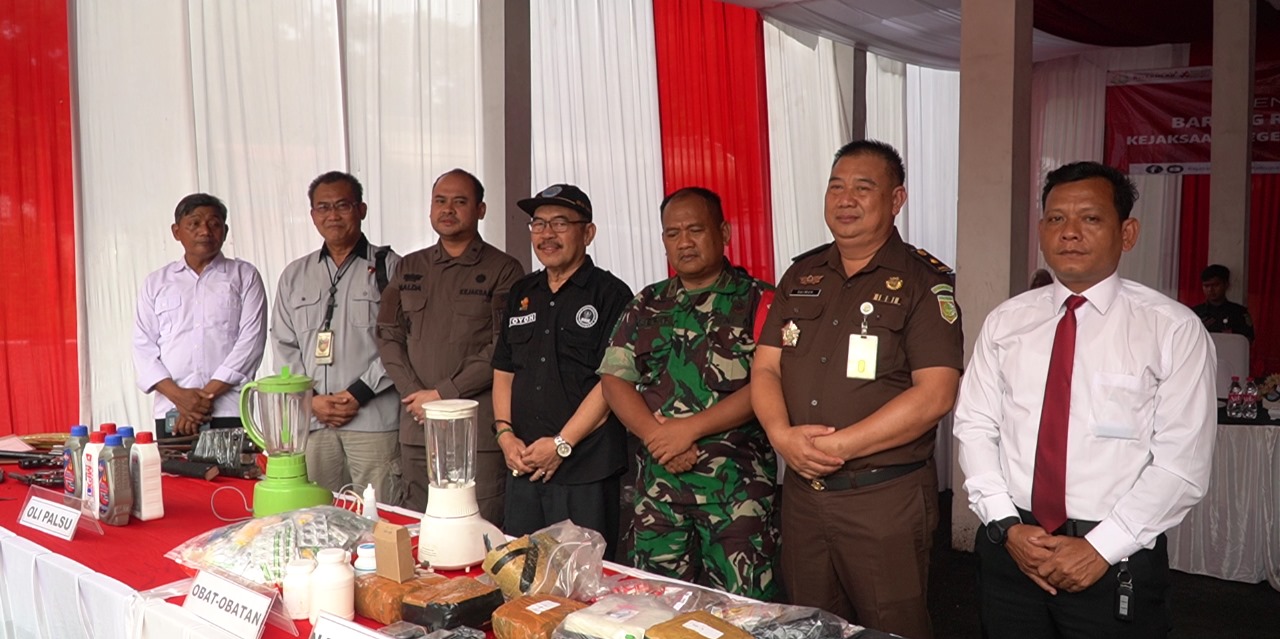 Kejari Tangerang Musnahkan Barang Bukti dari 117 Perkara, Termasuk Narkotika dan Senpi