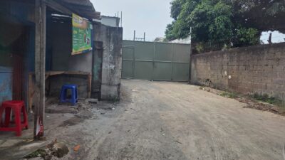 Gudang di Tangerang diduga jadi lokasi produksi oli palsu, disebut terkait dengan penggerebekan ribuan botol oli palsu di Kalimantan Barat.