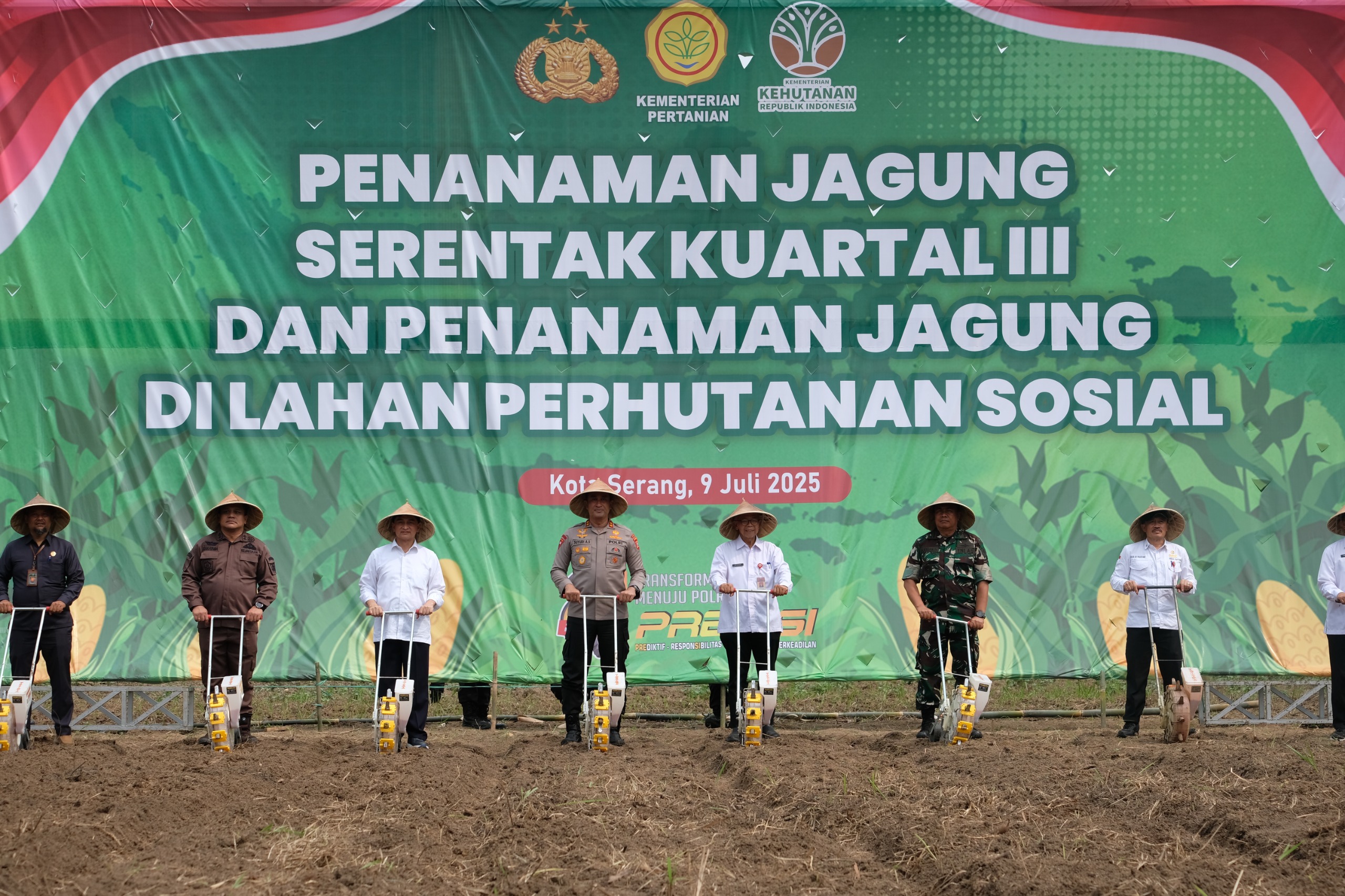 Polda Banten tanam jagung serentak kuartal III di lahan perhutanan sosial, dukung ketahanan pangan bersama Pemprov dan masyarakat.