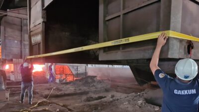 KLH/BPLH segel tungku PT Xin Yuan Steel di Balaraja akibat emisi pencemar udara dan pelanggaran dokumen serta izin lingkungan.