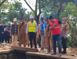 Tinjau Serpong Utara, Pilar Saga Tegaskan Pentingnya Penataan Sungai dan Turap Kokoh
