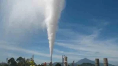 PT Pertamina Geothermal Energy Tbk atau PGE (PGEO) dan PT PLN Indonesia Power (PLN IP) menandatangani Head of Agreement (HoA) untuk mendorong agenda ketahanan energi nasional dan percepatan transisi menuju energi bersih.