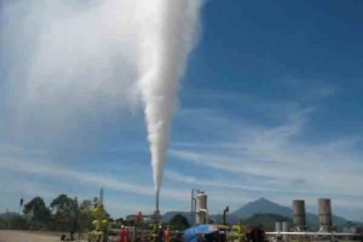PT Pertamina Geothermal Energy Tbk atau PGE (PGEO) dan PT PLN Indonesia Power (PLN IP) menandatangani Head of Agreement (HoA) untuk mendorong agenda ketahanan energi nasional dan percepatan transisi menuju energi bersih.