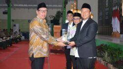 Suryalaya Award dianugerahkan kepada 70 tokoh di milad ke-120 Ponpes Suryalaya sebagai penghargaan atas pengabdian dan dedikasi TQN.