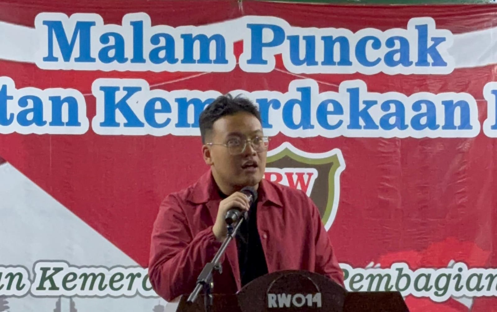 Abraham Garuda Laksono meriahkan puncak HUT ke-80 RI di Bojong Nangka. Kebersamaan warga yang penuh semangat dan gotong royong.