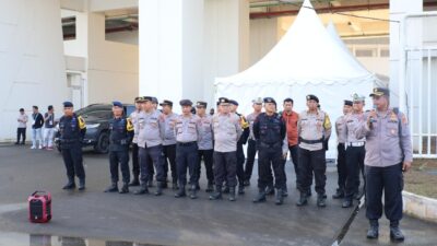 Ratusan personel gabungan amankan laga BRI Super League Dewa United vs Persik Kediri di Serang. Pengamanan ini utamakan sikap humanis.