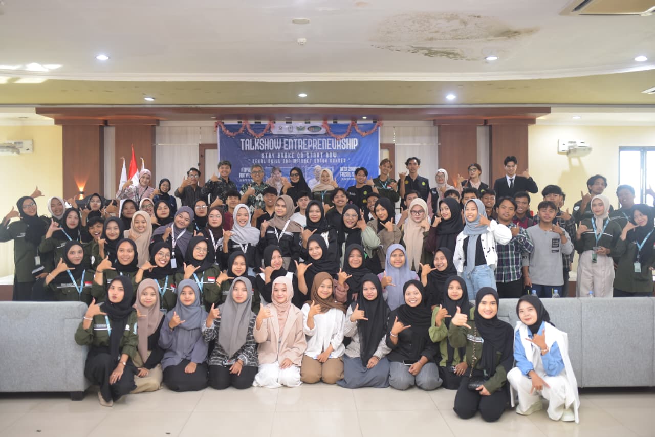 Talkshow "Stay Broke or Start Now" di UINSSC, bekali mahasiswa dengan skill digital marketing untuk sukses di era digital.