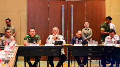 HUT RI ke-80 Tangsel dirayakan unik di Batalion Kavaleri. Mantan napiter ikut serta, Wali Kota Benyamin naik tank Scorpion.