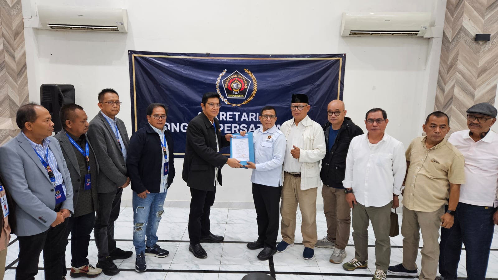 Hendry Ch Bangun resmi daftar calon Ketua Umum PWI 2025 dengan dukungan 17 daerah, tegaskan maju independen di Kongres PWI.