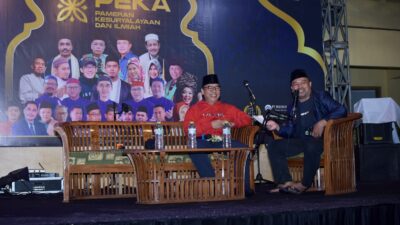 Talkshow PEKA Suryalaya bahas makna khidmat dalam tarekat pada Milad ke-120, menekankan pengabdian kepada guru dan Allah SWT.