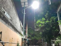 Cepat Tanggap, Pemkot Tangsel Perbaiki PJU Solar Cell yang Padam di Ciputat