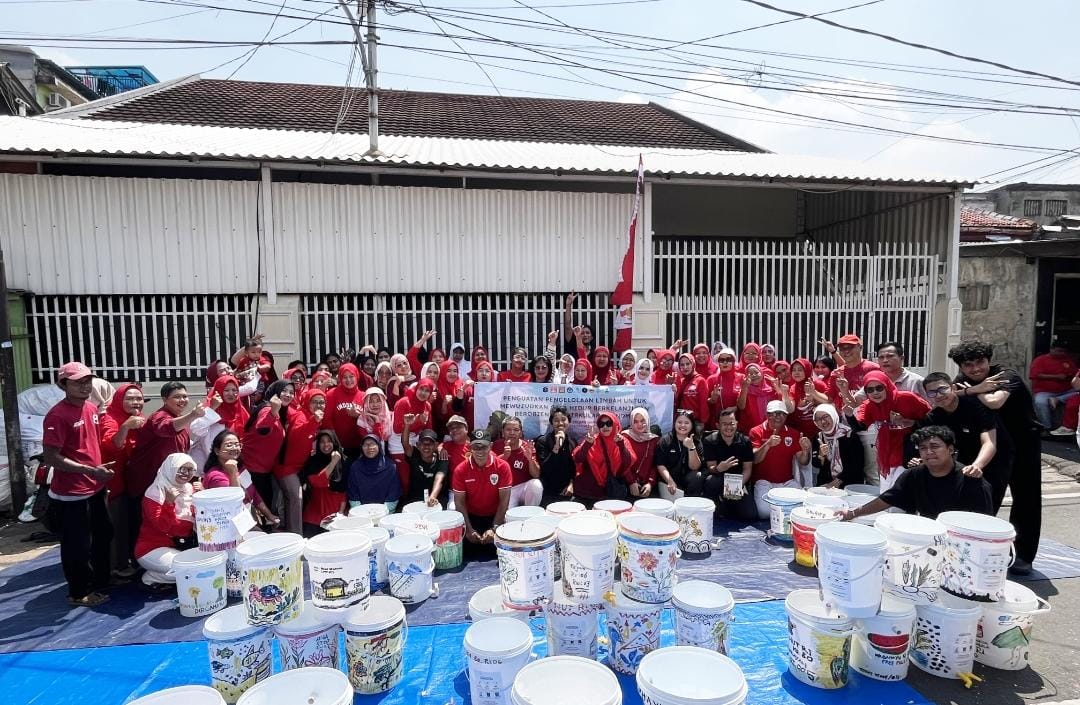 UMN laksanakan PKM di Tanah Abang untuk pengelolaan limbah dan gaya hidup berkelanjutan, bertepatan dengan HUT ke-80 RI.
