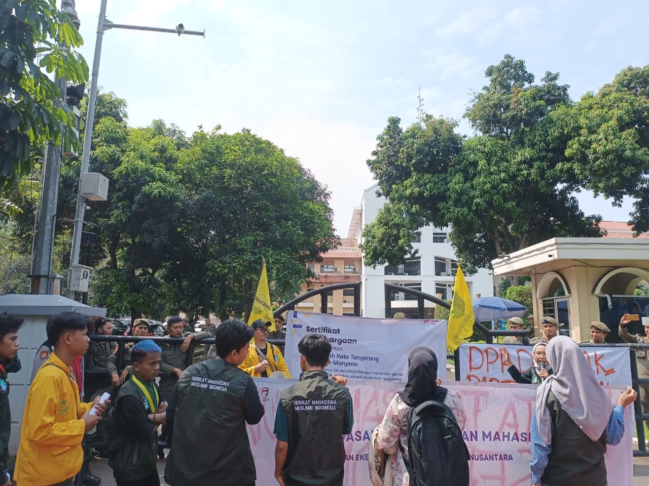 SEMMI Tangerang kecam lambannya penanganan dugaan pelanggaran etik Asda I oleh Majelis Kode Etik ASN Kota Tangerang.
