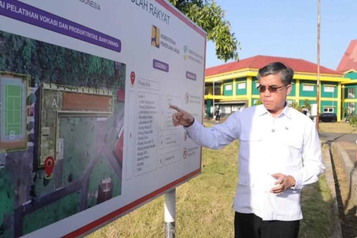 Kementerian Ketenagakerjaan (Kemenaker) menyatakan siap menyukseskan program Sekolah Rakyat sejalan dengan program Asta Cita Presiden Prabowo untuk memperkuat pembangunan SDM, memutus rantai kemiskinan, dan membangun masa depan yang lebih baik bagi generasi muda Indonesia.