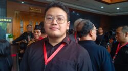 Abraham Garuda menilai amnesti Hasto Kristiyanto sebagai bukti keadilan dan dukungan publik, serta langkah positif Presiden Prabowo.
