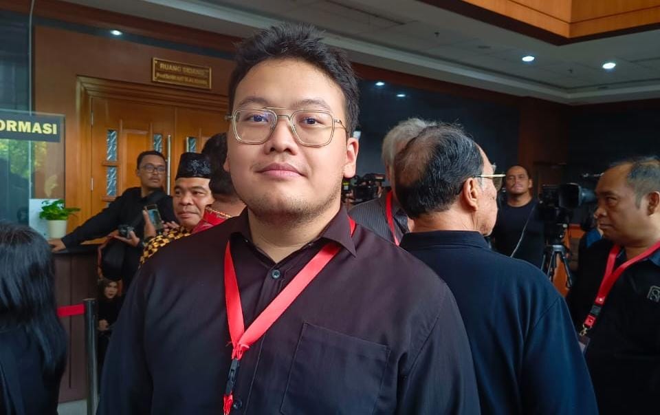 Abraham Garuda menilai amnesti Hasto Kristiyanto sebagai bukti keadilan dan dukungan publik, serta langkah positif Presiden Prabowo.