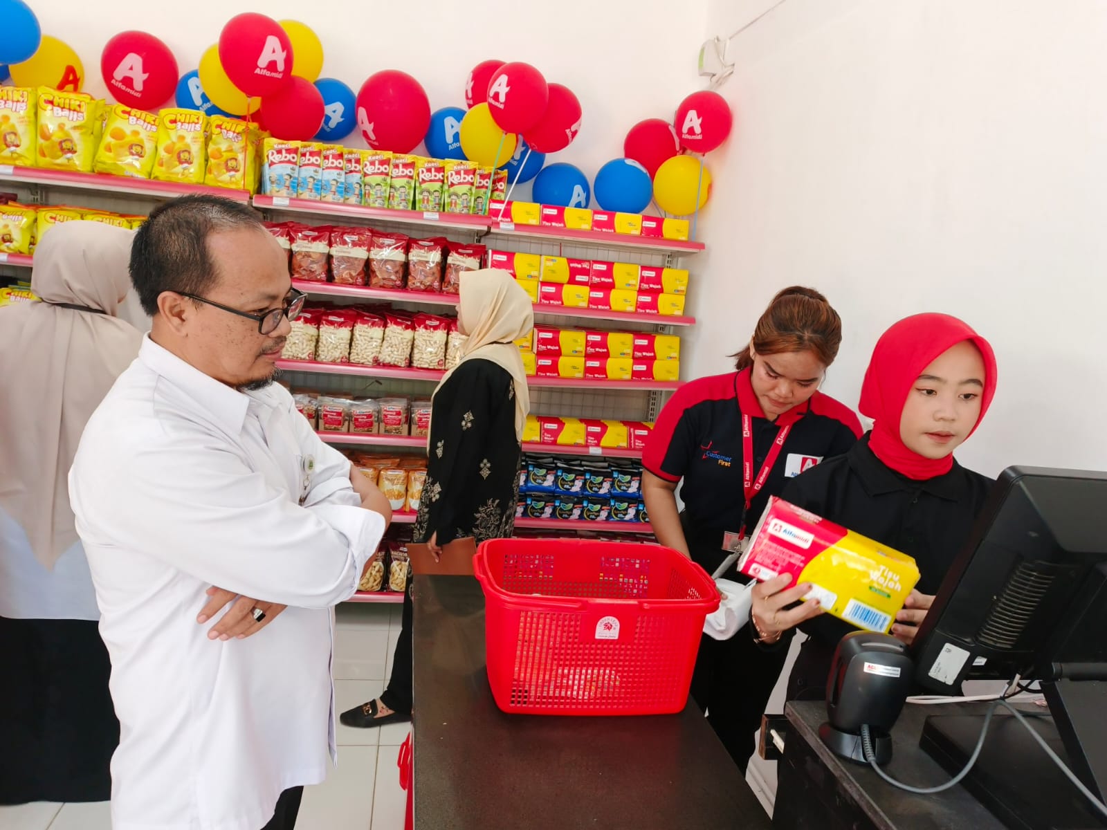 Alfamidi resmikan Alfamidi Class di SMKN 2 Rangkasbitung untuk cetak SDM ritel unggul lewat teaching factory dan program CSR pendidikan.