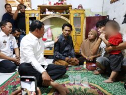 Peduli Kesehatan Warga, Bupati Tangerang Kunjungi Balita dengan Tumor di Leher
