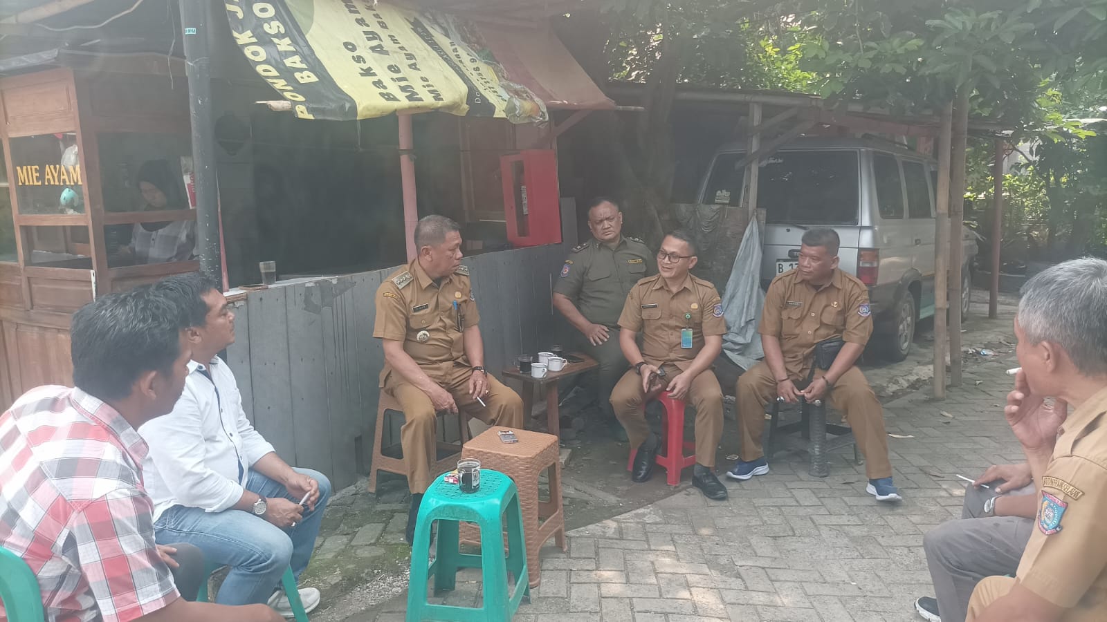 Jalan rusak di perbatasan Tangsel-Tangerang viral. Pemkot Tangsel jelaskan status aset jalan yang ternyata milik pengembang.