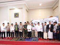 Jumling di Cisoka, Bupati Tangerang Serahkan Bantuan Rp 20 Juta untuk Masjid Hikmatul Falahiyah