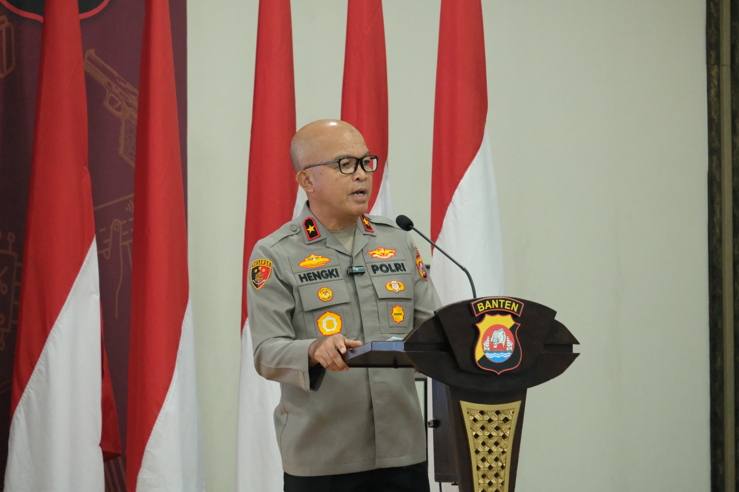 Brigjen Pol Hengki ditunjuk jadi Kapolda Banten, gantikan Irjen Pol Suyudi yang dimutasi ke Bareskrim. Kombes Hendra isi jabatan Wakapolda.