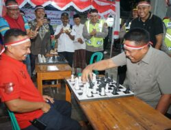 Liga Catur HUT RI: Kapolresta Tangerang Kalahkan Ketua RW dalam Pertarungan Seru