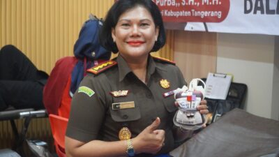 Kejari Tangerang terapkan Restorative Justice kasus lalu lintas, hentikan penuntutan, beri modal usaha dan sanksi sosial.