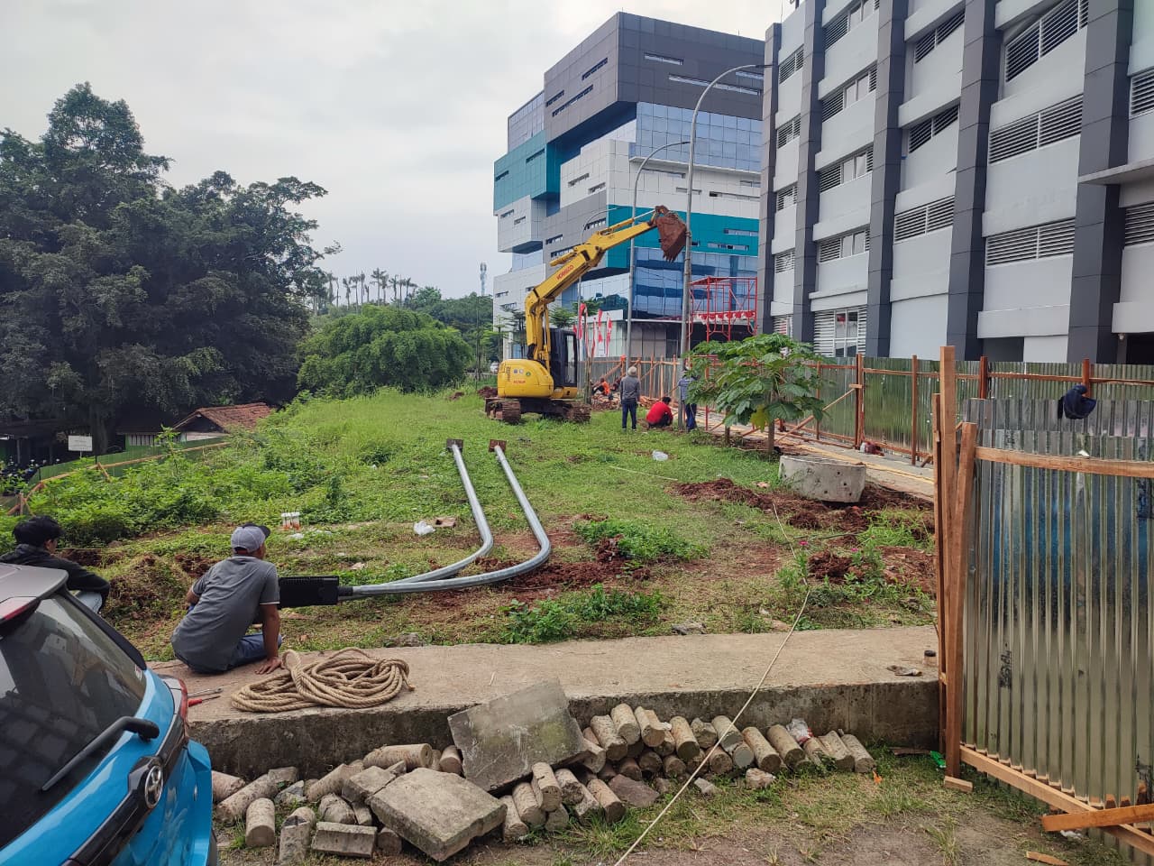 Pemkot Tangsel bangun gedung parkir roda dua Rp 2,8 miliar di Lengkong Wetan, kapasitas 312 motor, target rampung Desember 2025.