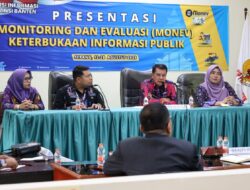 Bupati Maesyal Rasyid Sampaikan Presentasi Monev Keterbukaan Informasi Publik di KIP Banten