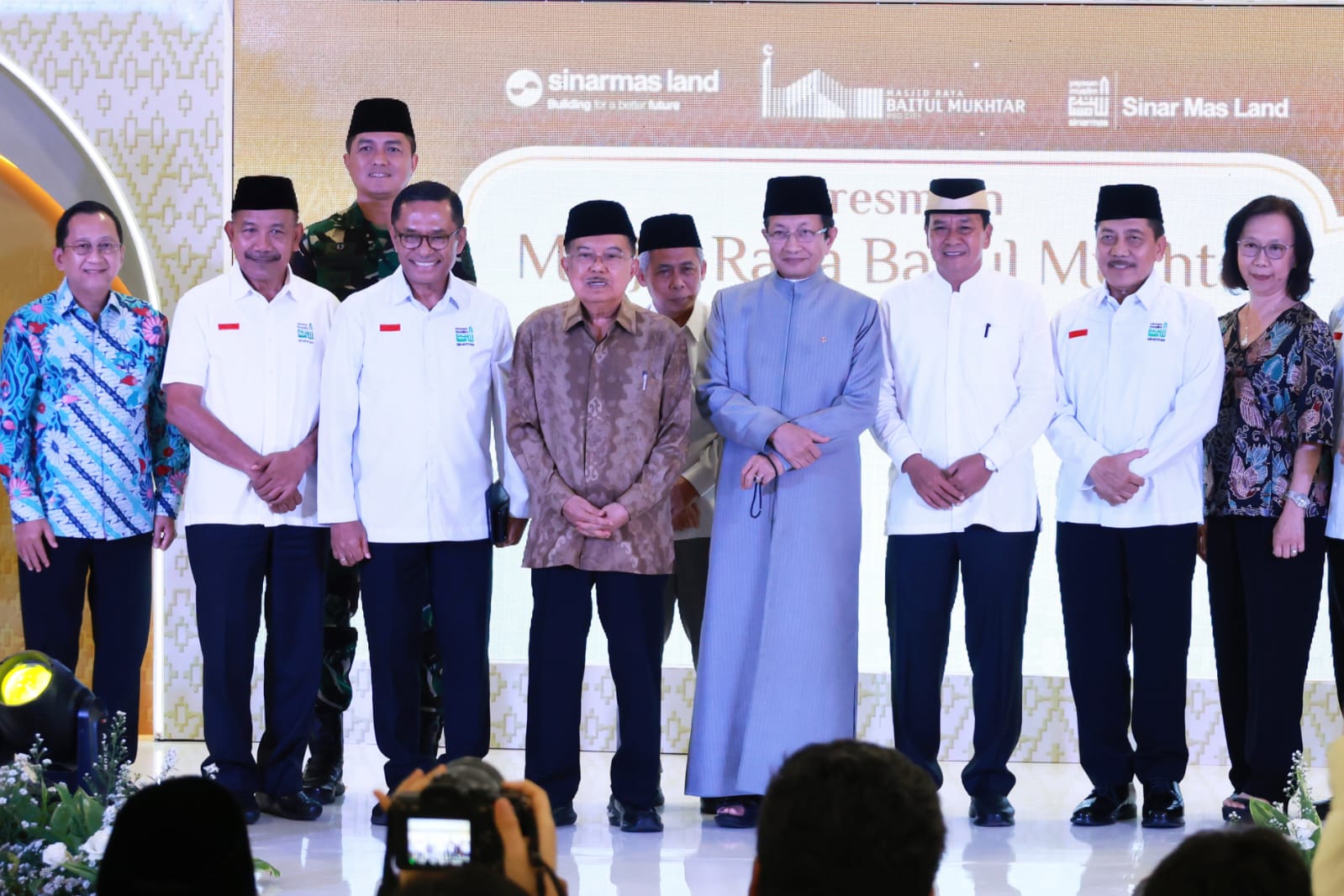 Bupati Tangerang, Menag, dan Ketua DMI resmikan Masjid Raya Baitul Mukhtar BSD City, pusat ibadah dan kegiatan sosial.