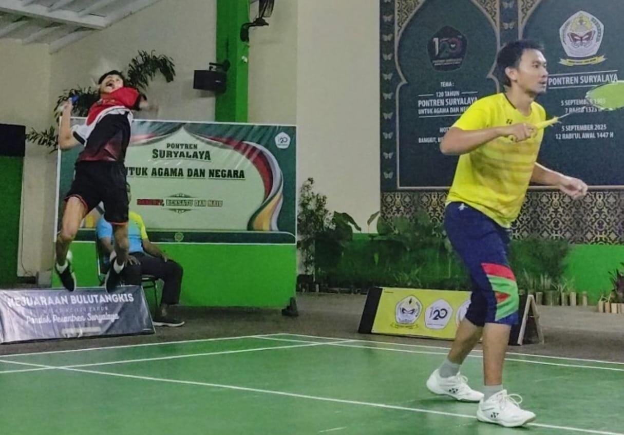 Turnamen bulu tangkis ramaikan Milad ke-120 Ponpes Suryalaya. 14 pasangan atlet ikut serta, ajang olahraga jadi sarana dakwah.