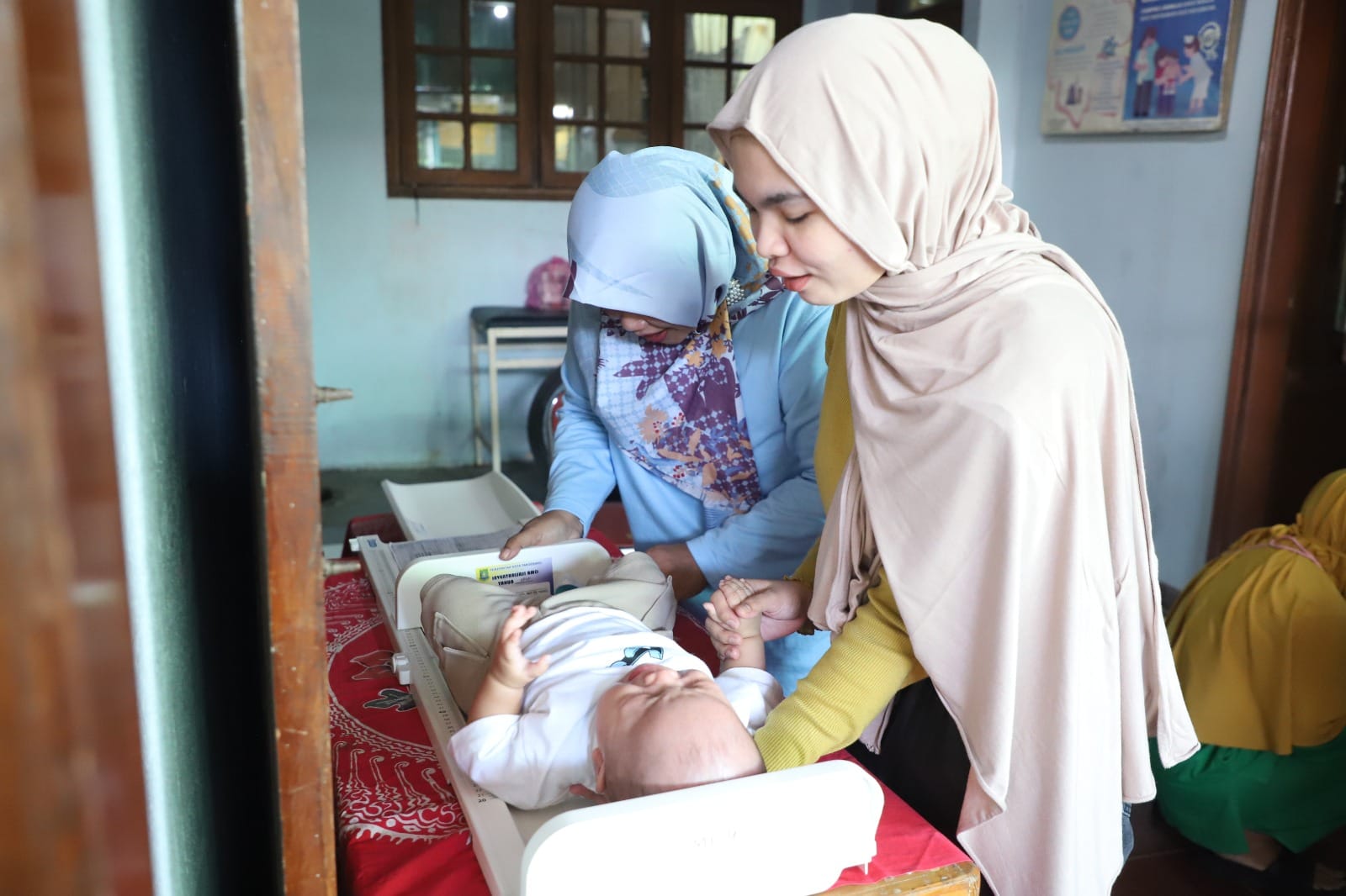 Pemkot Tangerang kembali gelar program vitamin A gratis di posyandu untuk balita usia 6–59 bulan, cegah rabun dan tingkatkan imunitas.