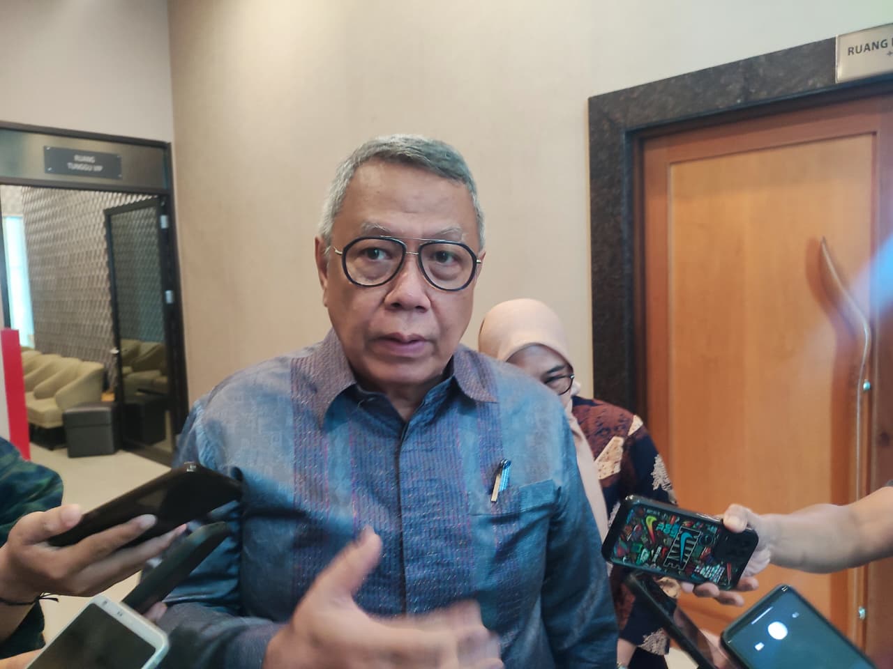 Wali Kota Tangsel Benyamin Davnie pastikan rotasi dan mutasi pejabat dilakukan bertahap usai persetujuan teknis BKN.