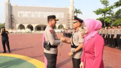 Brigjen Pol Hengki resmi jabat Kapolda Banten usai sertijab. Rotasi ini diharapkan tingkatkan kinerja dan pelayanan Polri.