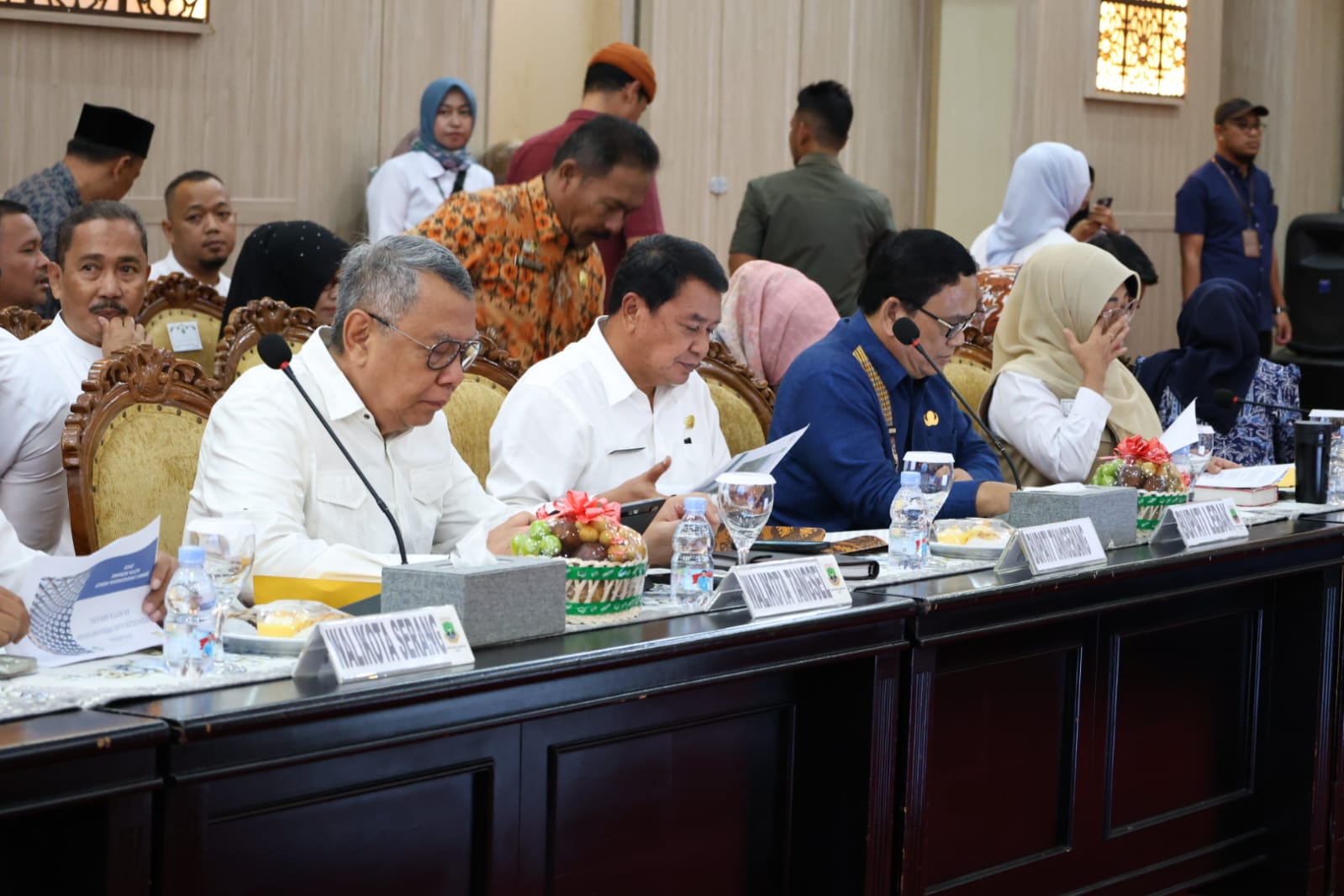 Bupati Tangerang hadiri Rakor Pengelolaan Sampah Banten, bahas TPA Jatiwaringin dan target nasional pengelolaan 2029.