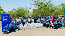 AXA Financial Indonesia bersama komunitas gelar aksi bersih pantai di Tanjung Pasir, wujud nyata komitmen lingkungan berkelanjutan.