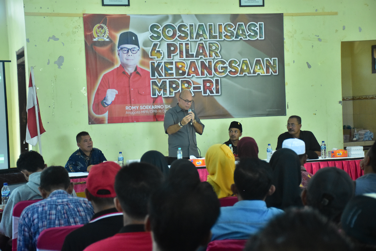 Anggota MPR RI Fraksi PDI Perjuangan, Romy Soekarno, S.H., melaksanakan Sosialisasi Empat Pilar MPR RI di Tulungagung dengan mengusung tema “Warisan Bung Karno Menjaga Indonesia.” Sabtu (13/10/2025)