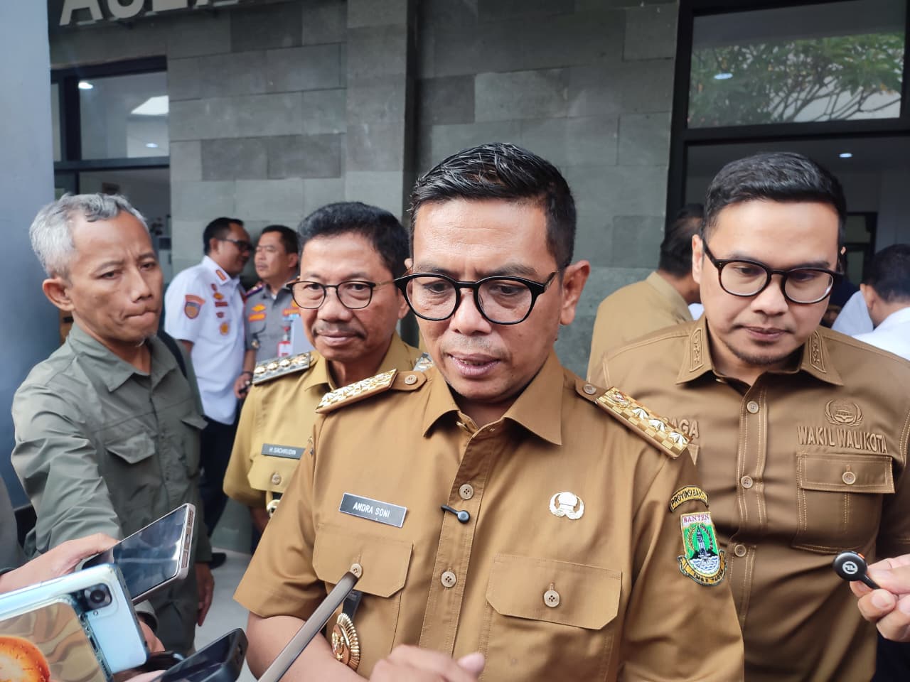 Pemprov Banten percepat pembangunan MRT di Tangerang Raya dengan dukungan Jakarta, swasta, dan pemerintah daerah.