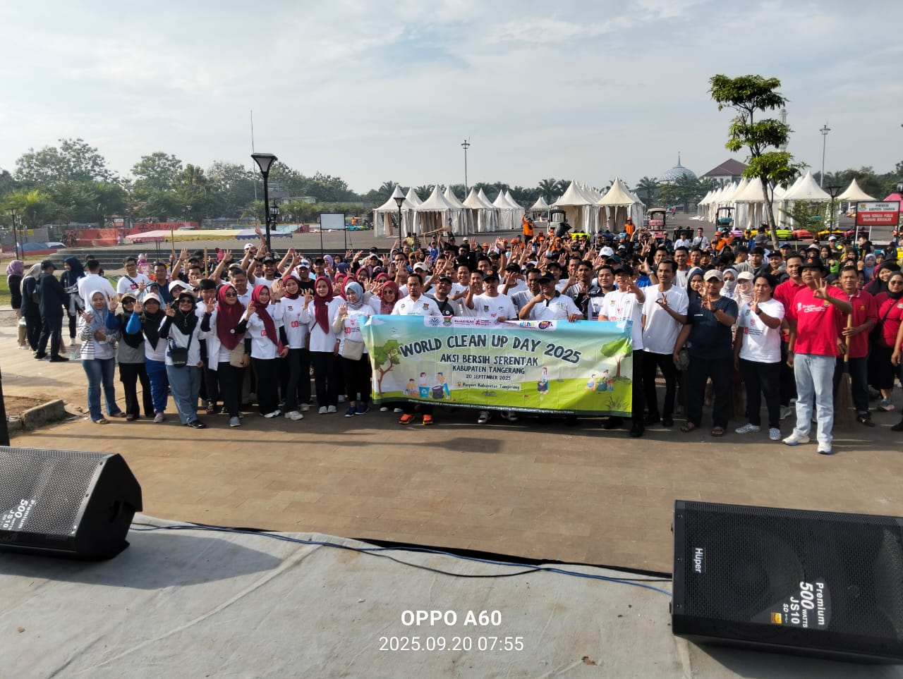 Ribuan warga Tangerang rayakan World Clean Up Day 2025 dengan aksi bersih-bersih serentak demi wujudkan target bebas sampah 2029.