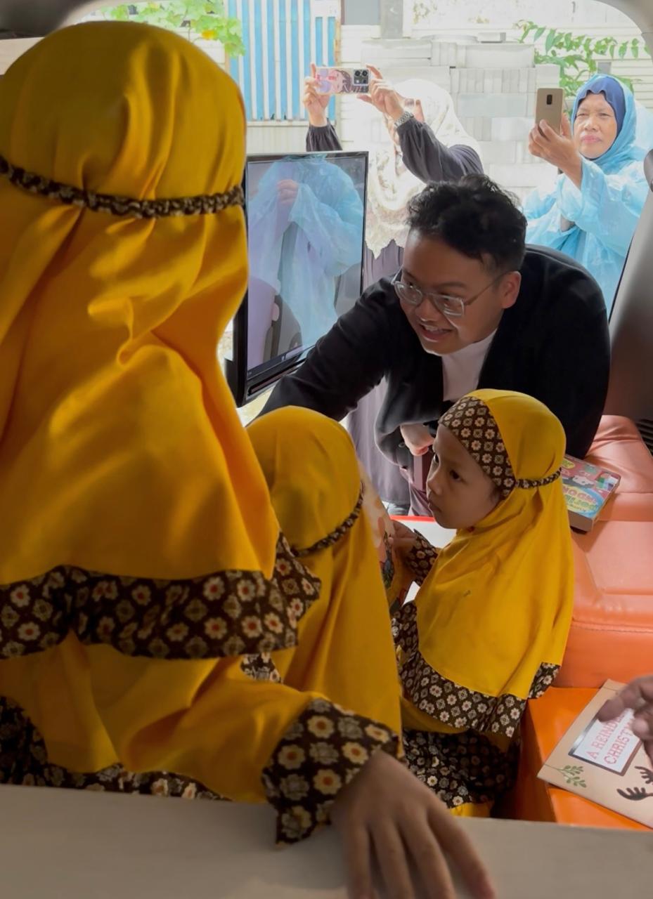 Abraham Garuda Laksono kunjungi SPS Melati Tangerang sambut Hari Kunjungan Perpustakaan, dorong literasi sejak usia dini.