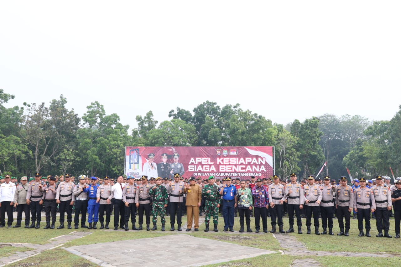 Bupati Tangerang pimpin apel siaga bencana. Ajak seluruh elemen perkuat koordinasi dan kesiapan hadapi musim hujan.