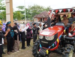 HUT ke-20 Kecamatan Sukaresmi Dimeriahkan AgriFest 2025: Pawai Petani hingga Balap Traktor