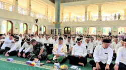 Pemkab Tangerang dan Forkopimda gelar istigasah di Masjid Al-Amjad, doa bersama untuk keselamatan, persatuan, dan kedamaian bangsa.